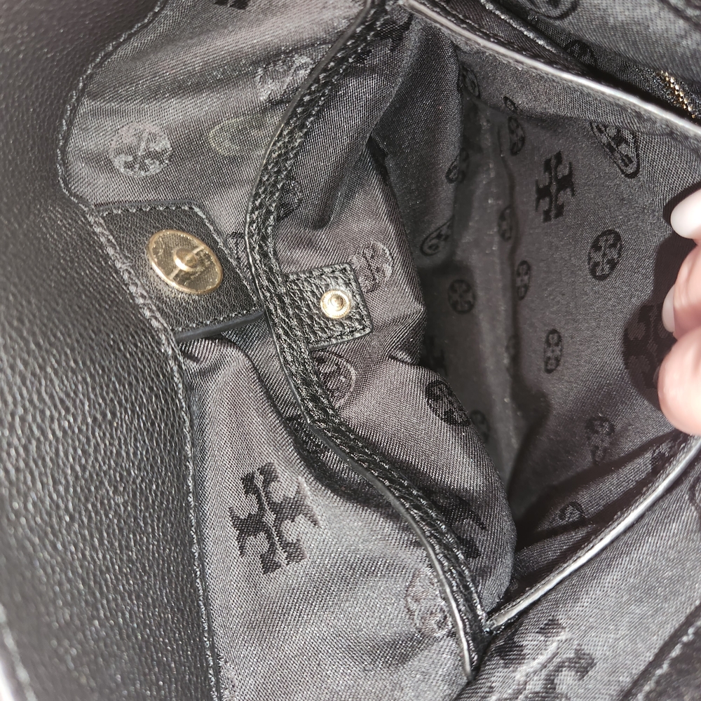Tory Burch Black and Gold Shoulder Bag - Picture 11 of 16